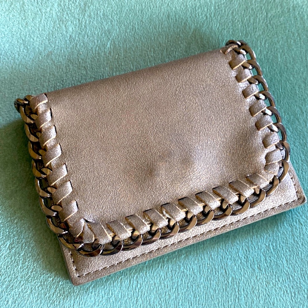 Gorgeous credit card holder.  Solid chain metallic
